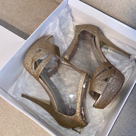 Steve Madden Haylow Gold Glitter Spike Heels - Picture 9 of 9
